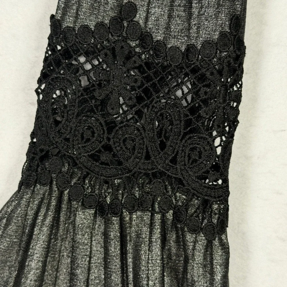 GB Girls Silver Metallic Lace Bell Sleeve‎ Party Dress Girls Medium